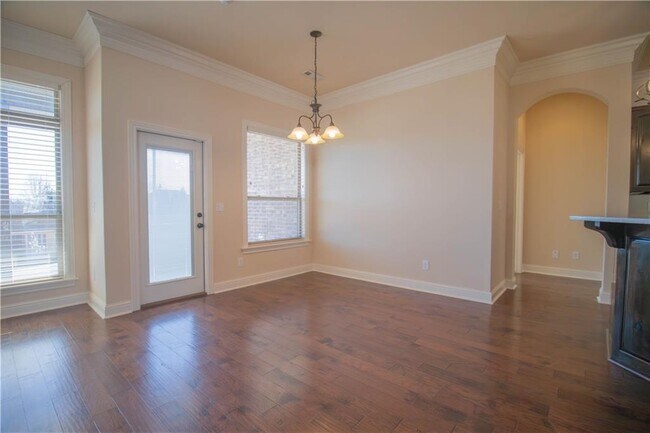 Building Photo - 5503 SW Lavender Ln