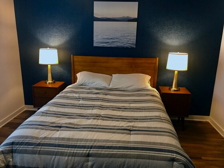 Building Photo - 1900 Barton Springs Rd