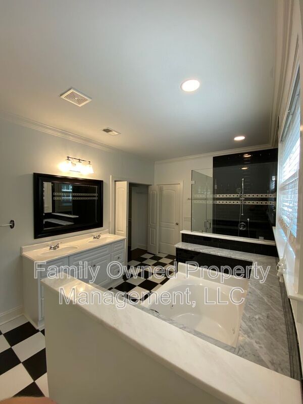 Building Photo - 202 Ibis Dr