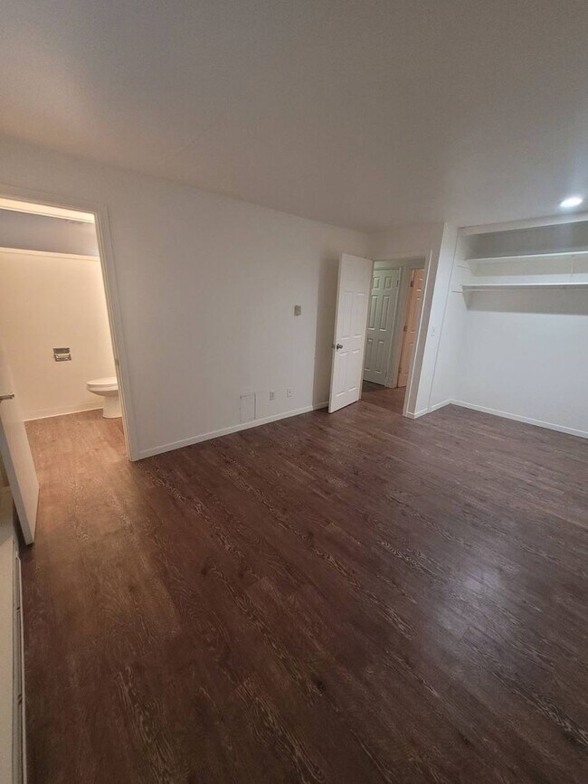 Building Photo - Comfortable 3 bedroom with carport in Moses Lake