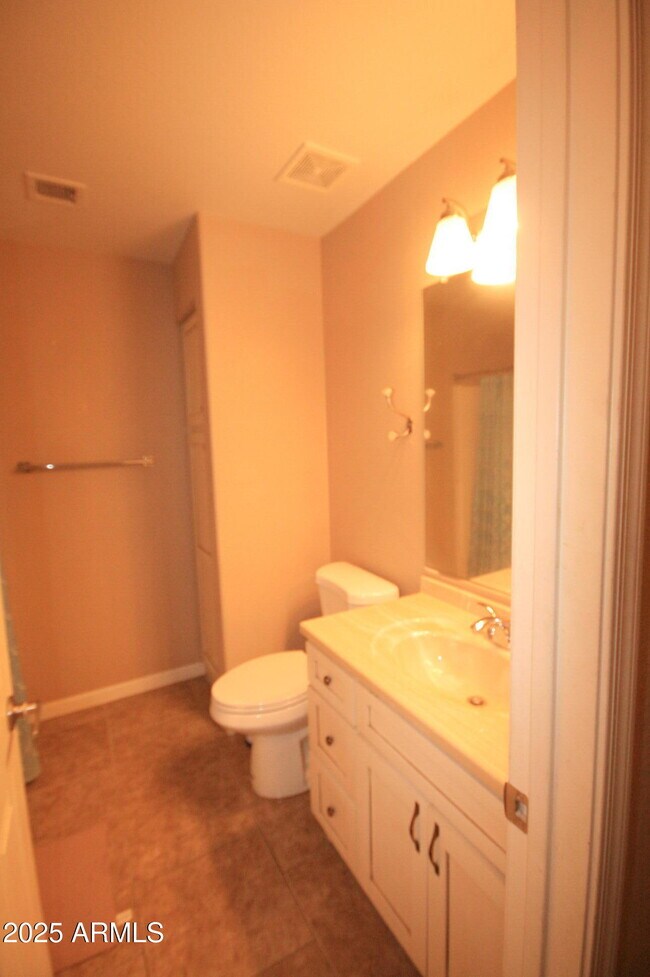 Building Photo - 10533 W Louise Dr