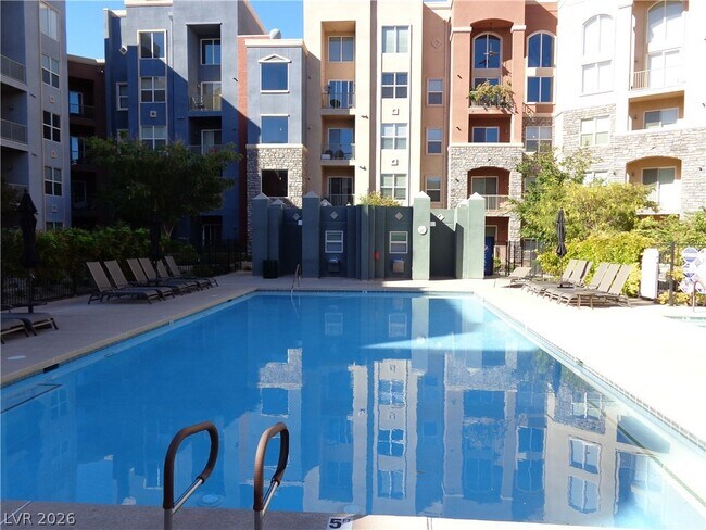 Building Photo - 32 E Serene Ave