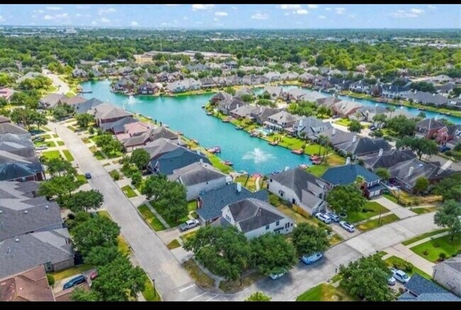 Building Photo - 11902 Miramar Shores Dr