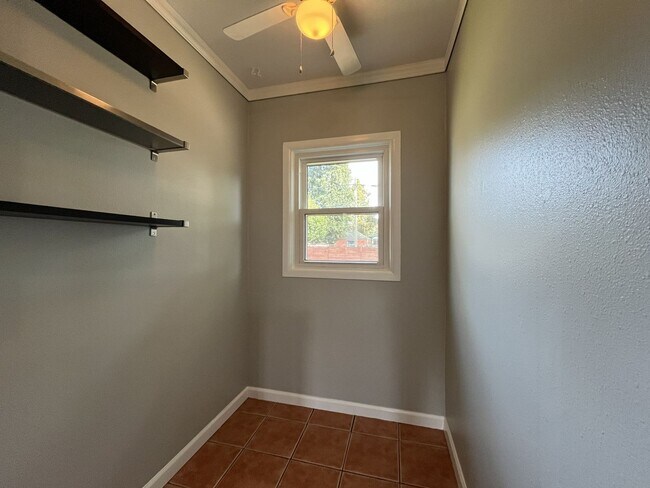 Building Photo - Charming St. Johns Bungalow with Fireplace, Bonus Space & Large Backyard