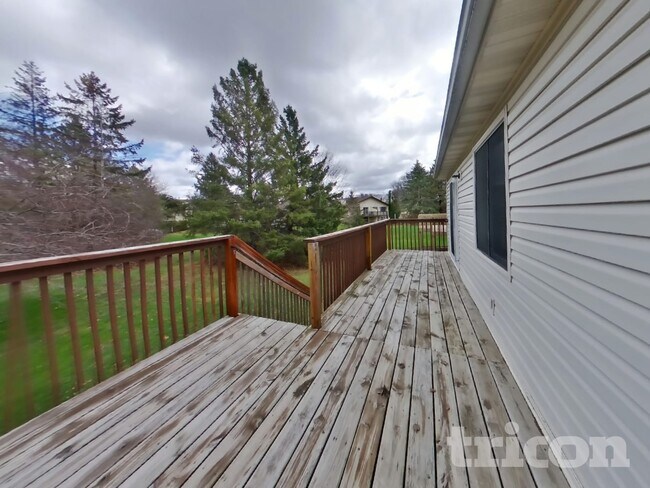 Building Photo - 4350 Thornhill Ln