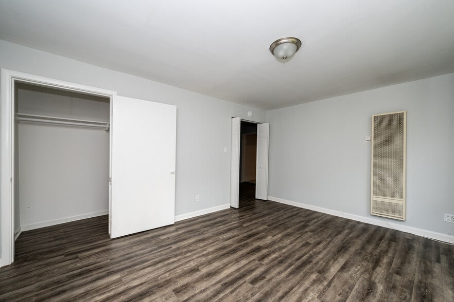 Building Photo - 1737 9th Ave