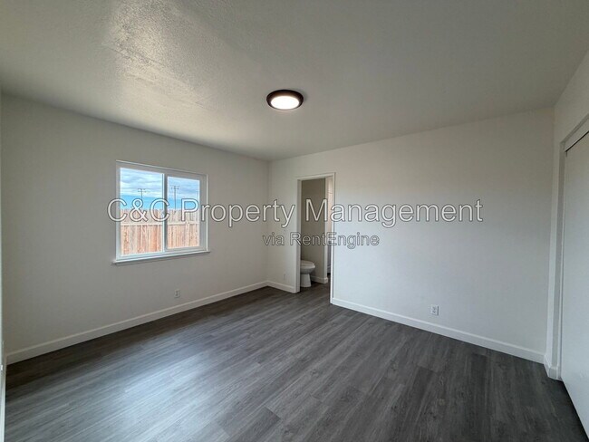 Building Photo - 21490 Bear Valley Rd