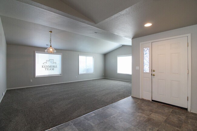 Building Photo - 7611 Pender Dr