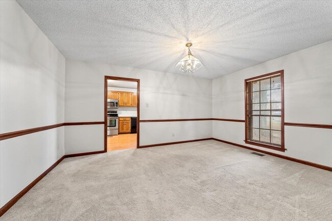 Building Photo - 10060 Rosemark Rd