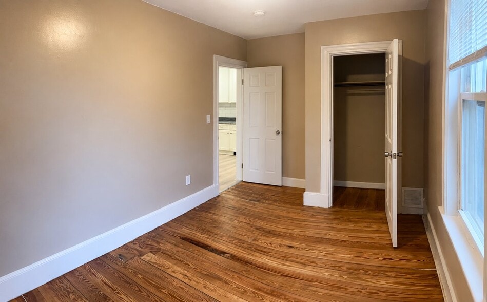 Building Photo - 36 Termine Ave
