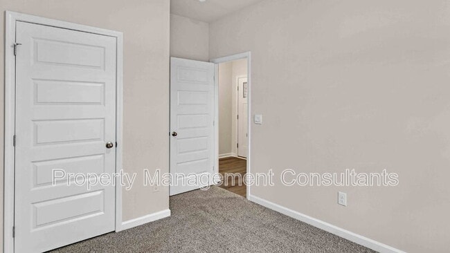Building Photo - 319 Murphy Ln