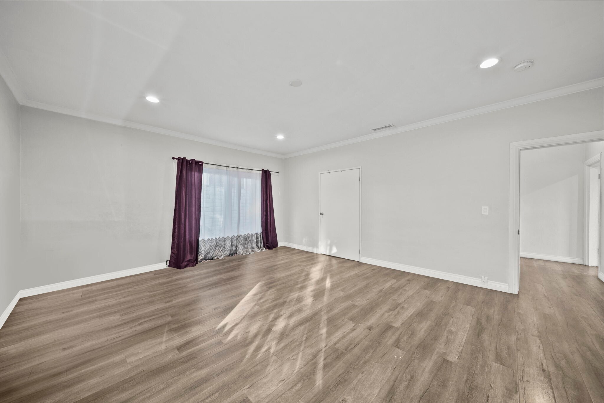 Building Photo - 8647 Corbin Ave