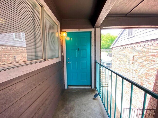 Primary Photo - 1840 Burton Dr