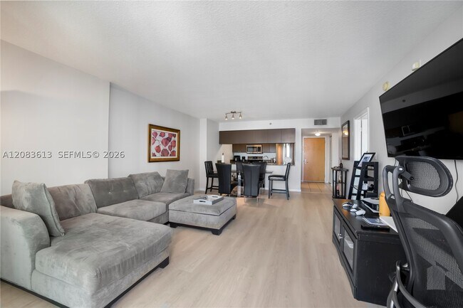 Building Photo - 1200 Brickell Bay Dr