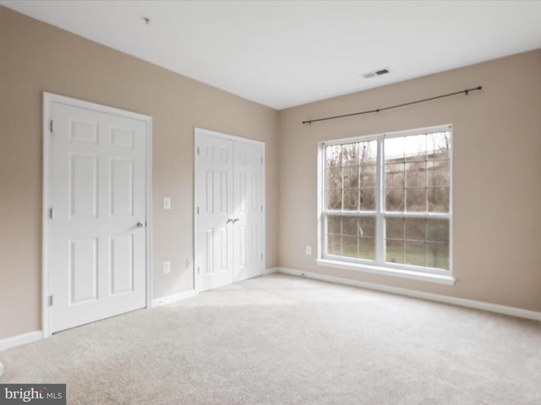 Bedroom 2 - 4860 Eisenhower Ave