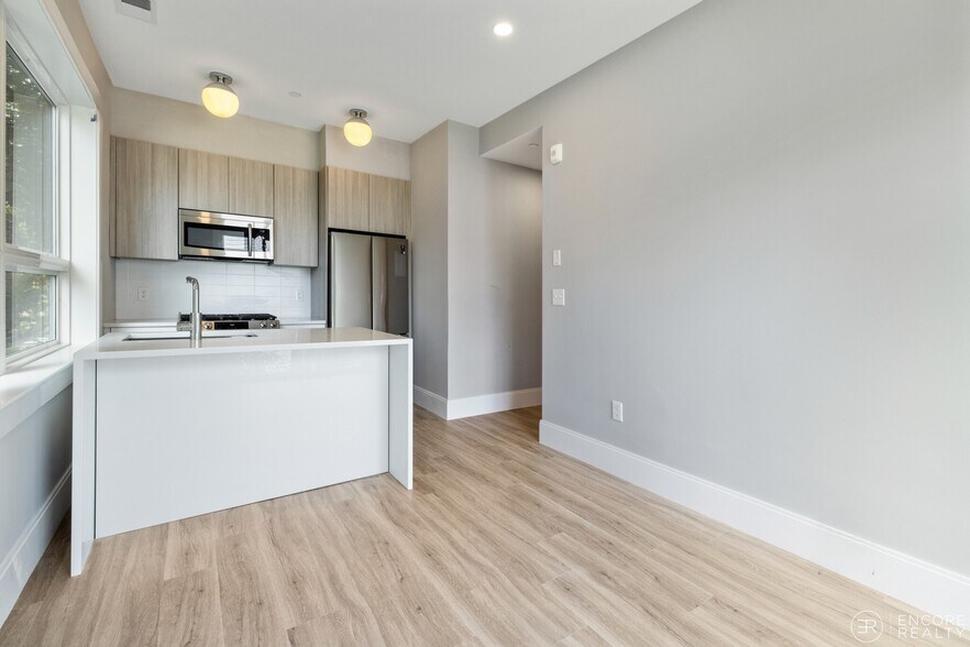 Building Photo - 66 Lubec St