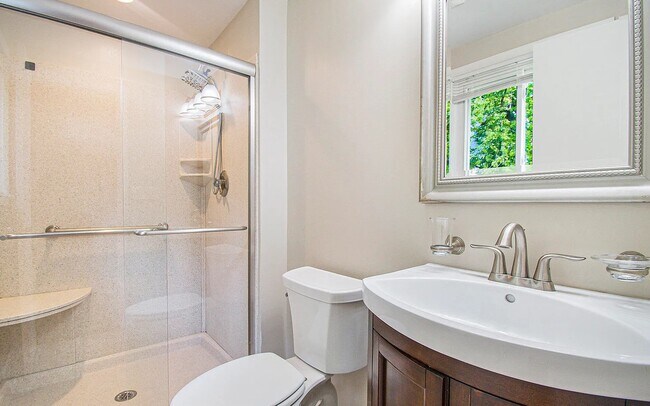 Building Photo - 793 Tarleton Ave