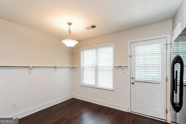 Building Photo - 4574 Grove Park Way NW