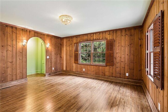 Building Photo - 197 Bolling Rd NE