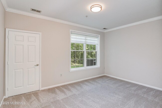 Building Photo - 574 St Andrews Pl