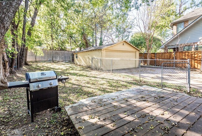 Building Photo - 7326 Casa Loma Ave