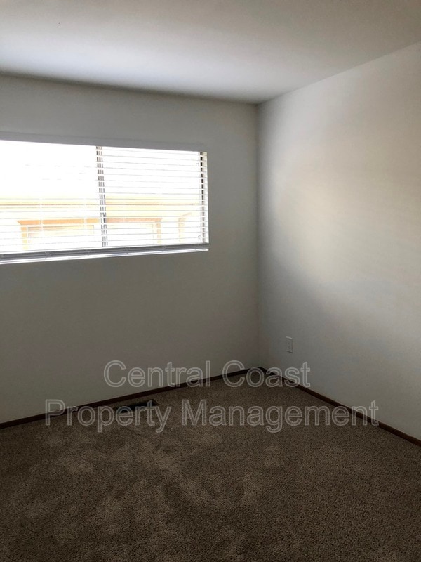 Building Photo - 725 Lobos St