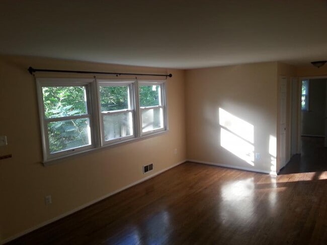 Building Photo - 2319 Stryker Ave