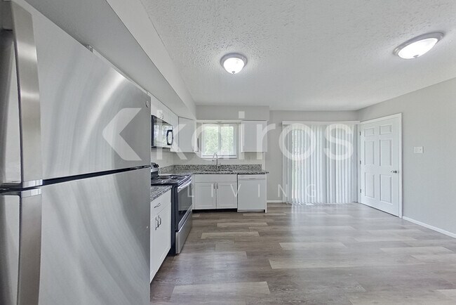 Building Photo - 2715 Benne Dr