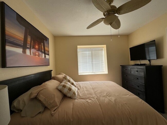 Building Photo - 2BR FULLY FURNISHED CONDO WITH UTILITIES A...