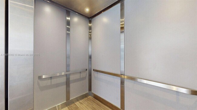 Building Photo - 4047 Rexford A