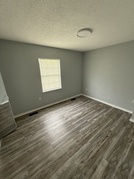 Building Photo - 3028 Toms Way