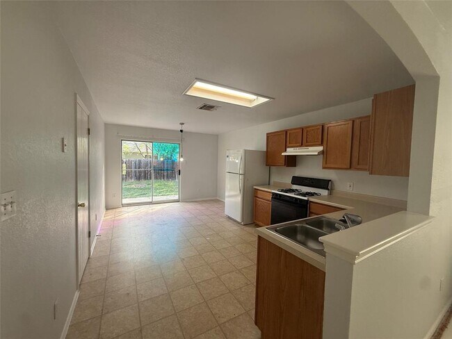 Building Photo - 128 Grant Way