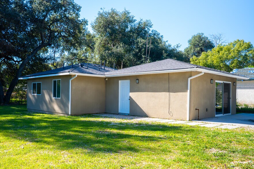 Building Photo - 270 E Penn St