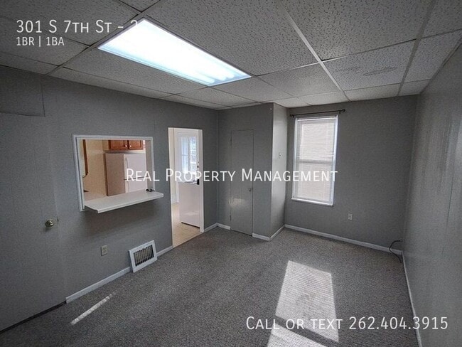 Building Photo - 301 S 7th St