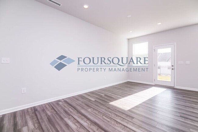 Building Photo - New Townhome | Washer/ Dryer Included |Fib...