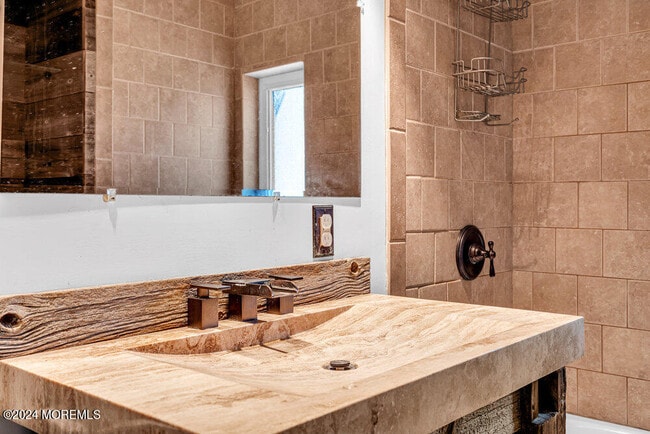 Building Photo - 105 Longfellow Ave