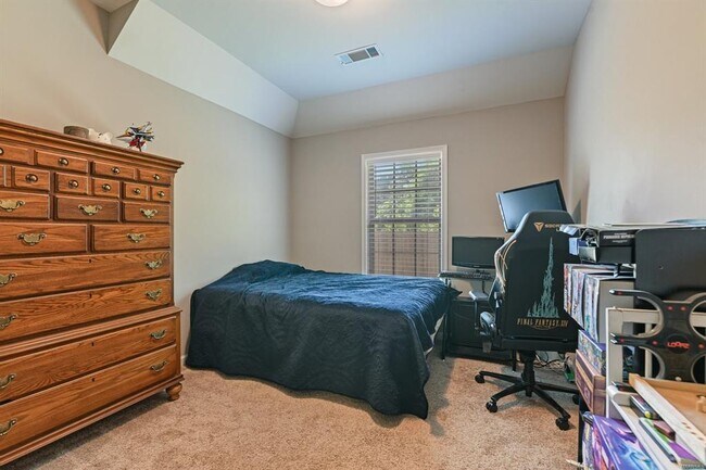Building Photo - 905 Overture Dr