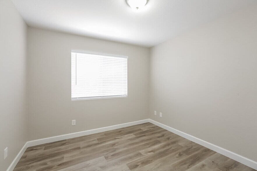 Building Photo - 162 Mirador St
