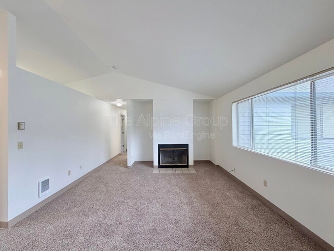 Building Photo - 8991 SW Herb Way