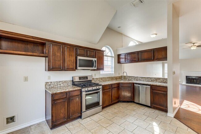 Building Photo - 4748 Bracken Dr