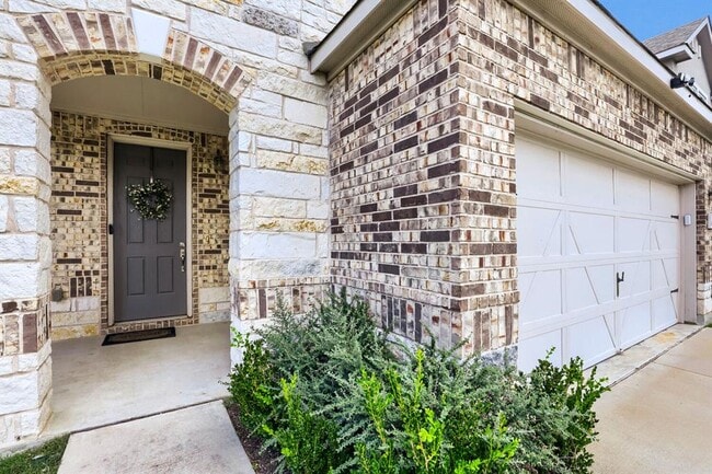 Building Photo - 6504 Albany Sleigh Dr