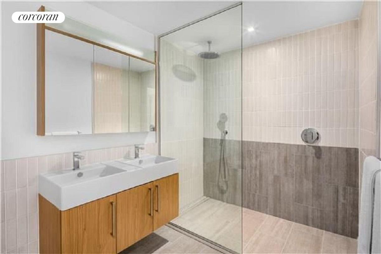 Building Photo - 415 Red Hook Ln