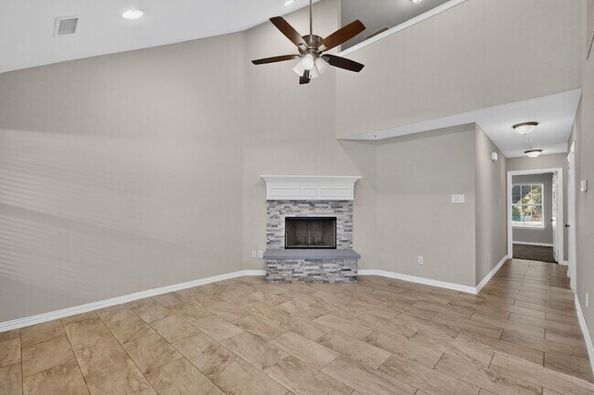 Building Photo - 829 Summercreek Dr