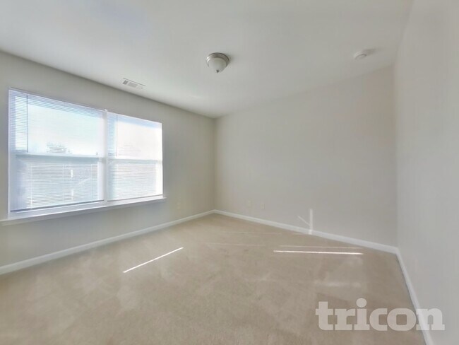 Building Photo - 30 Wyndham Ct