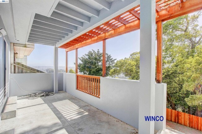 Building Photo - 263 Ralston St