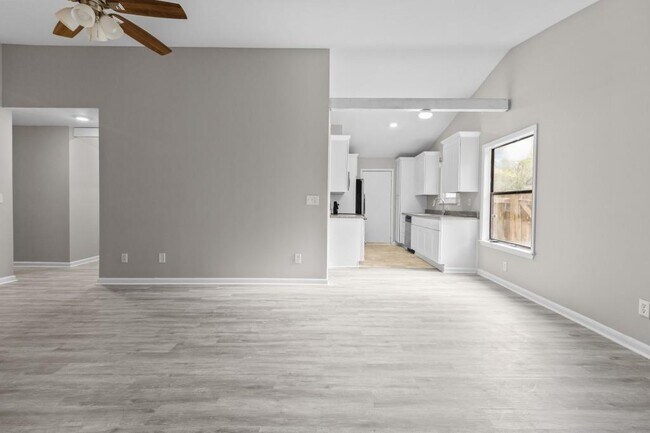 Building Photo - 1042 Mainstreet Lake Dr