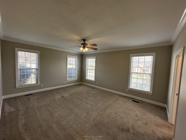 Building Photo - 5511 Ginkgo Rd