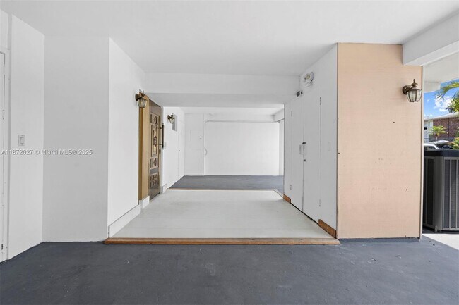 Building Photo - 6795-6793 Brookline Dr
