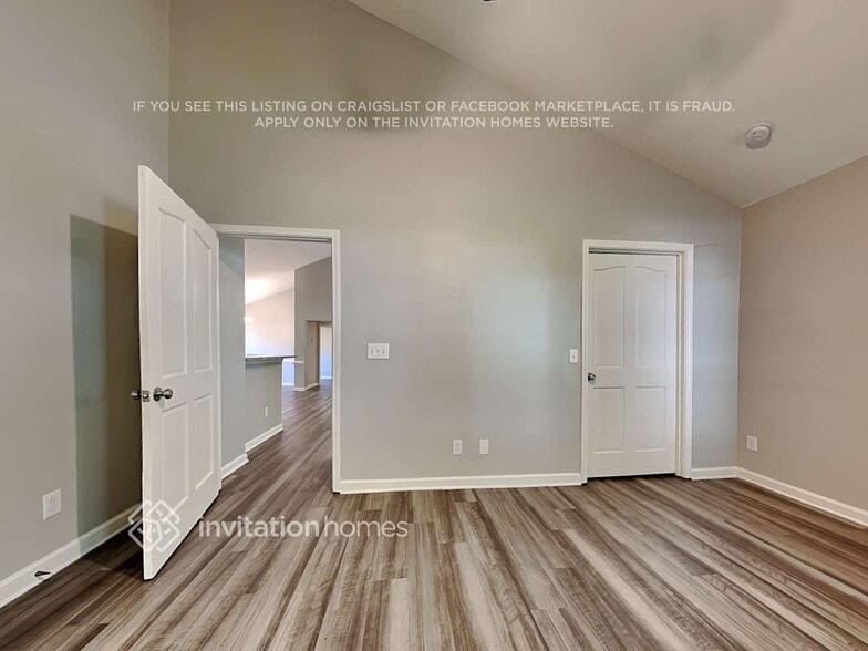 Building Photo - 9947 Davis Lake Pkwy