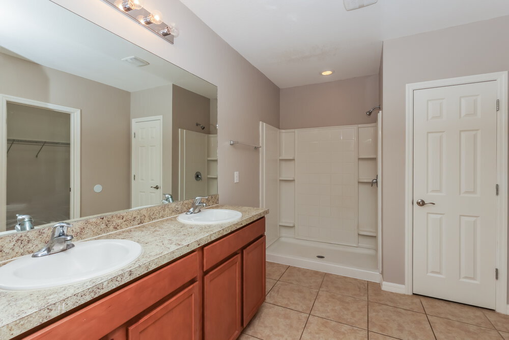 Building Photo - 320 SE 3rd St